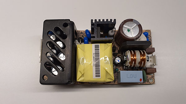 Commodore Amiga 600 és 1200 kicsi tápegység felújítása