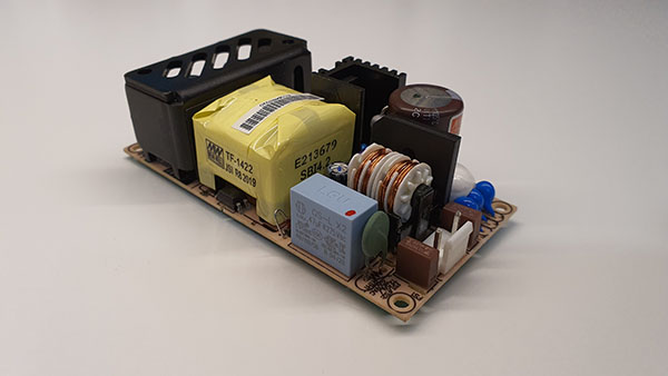 Commodore Amiga 600 és 1200 kicsi tápegység felújítása