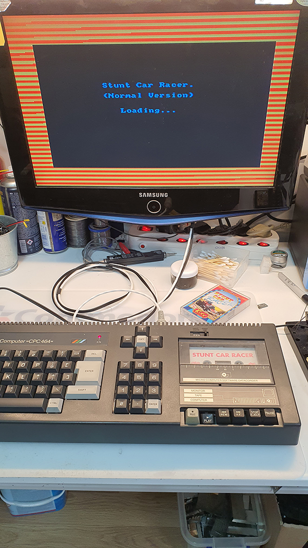 Commodore Szerviz és Restaurátor | Amstrad/Schneider CPC első lépések, Schneider CPC 464 Stunt Car betöltése kazettáról