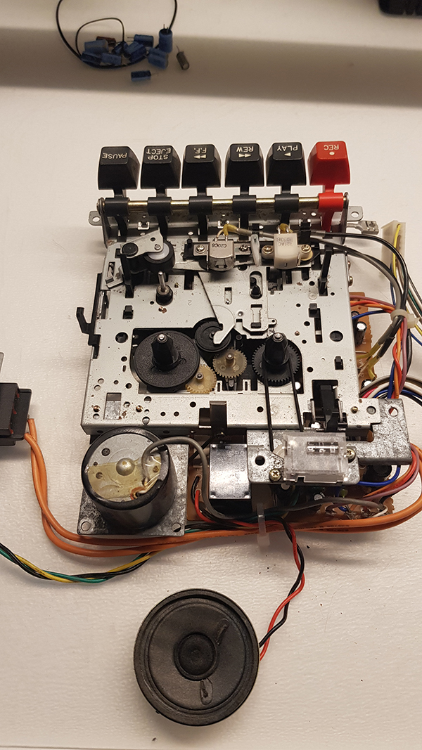Commodore Szerviz és Restaurátor | Amstrad/Schneider CPC első lépések, Schneider CPC 464 belső magnó