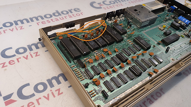 Commodore Szerviz és Restaurátor | MOD: Commodore 64 RESET beépítése