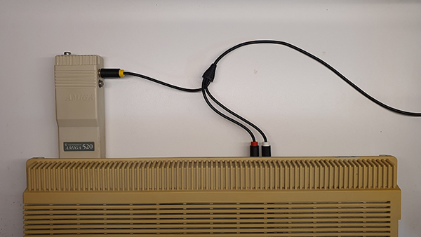 Commodore Szerviz és Restaurátor | Commodore Amiga 500, 500+, 600, 1200 A520 modulátor Video-Audio kábel csatlakoztatása