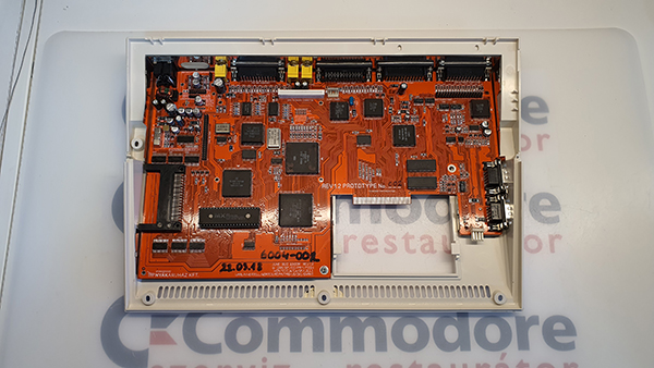 Commodore Szerviz | Commodore Amiga 600 Re-Amiga Junior Tihanyi Robi