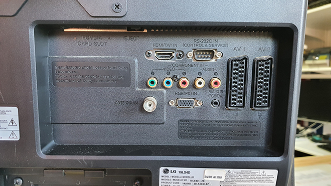 Commodore Szerviz és Restaurátor | LCD TV vagy monitor