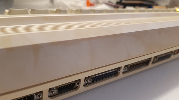 Commodore Szerviz és Restaurátor | RetrObright !?